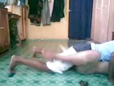 Busty गोरा एमआईएलए तिच्या fellatio प्रभुत्व दाखवते