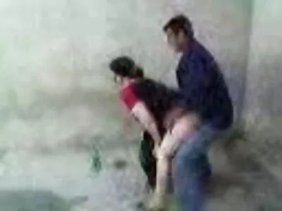 नाओमी ब्लूला भाऊ प्रेमाची गरज आहे ती तोंडी आणि तोंडात