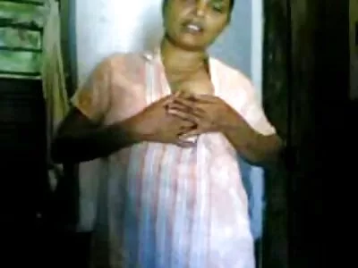 सामान्य फ्लर्टिंग रशियन चिक आणि क्रशरच्या संभोगात बदलते