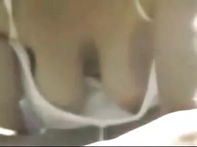 चिक रेडहेडच्या असभ्य वर्तनामुळे ट्रेनर तिला सेक्ससाठी पैसे देतो