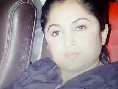 खडबडीत प्रक्षोभक किशोरवयीन निम्फोसाठी चौपट वैभव भोक